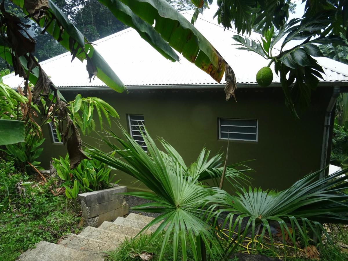 Bungalow Dourou Deshaies Exterior photo